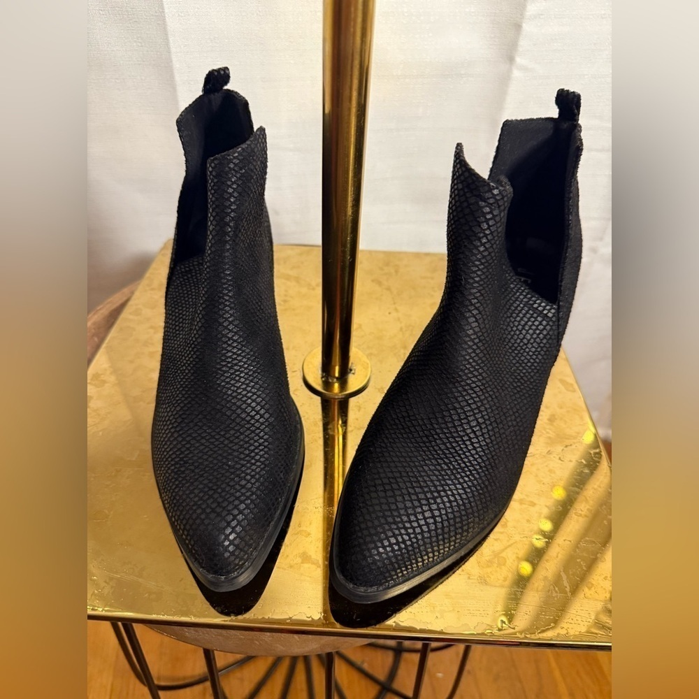 Jellypop Black Textured Women's Ankle Boots 7.5